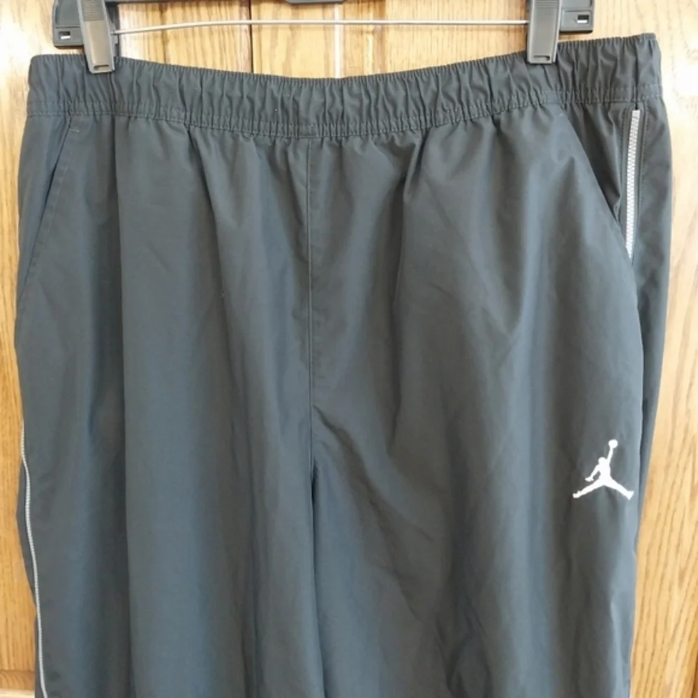 Jordan Men's Flight Heritage Gore-Tex Zippered Side Size 36 Black Wind Pants‎